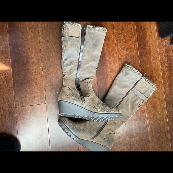 Hokus Pocus boots in excellent condition preowned size 10 - Picture 11 of 12